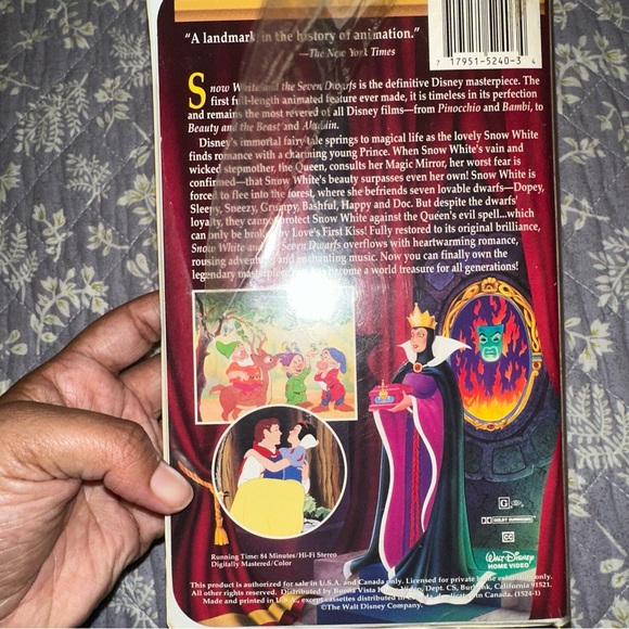 Snow White and The Seven Dwarfs - Picture 2 of 7